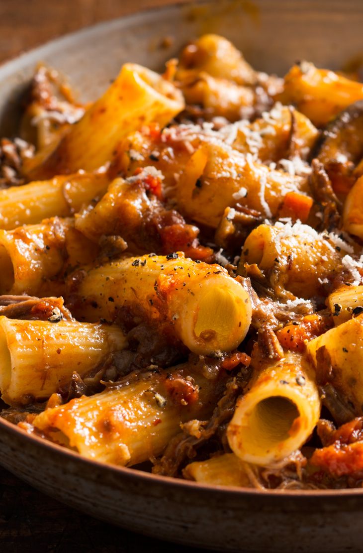 PRESELECTED: Rustic Braised Beef Rigatoni + Steamed Broccoli + Garlic Green Beans