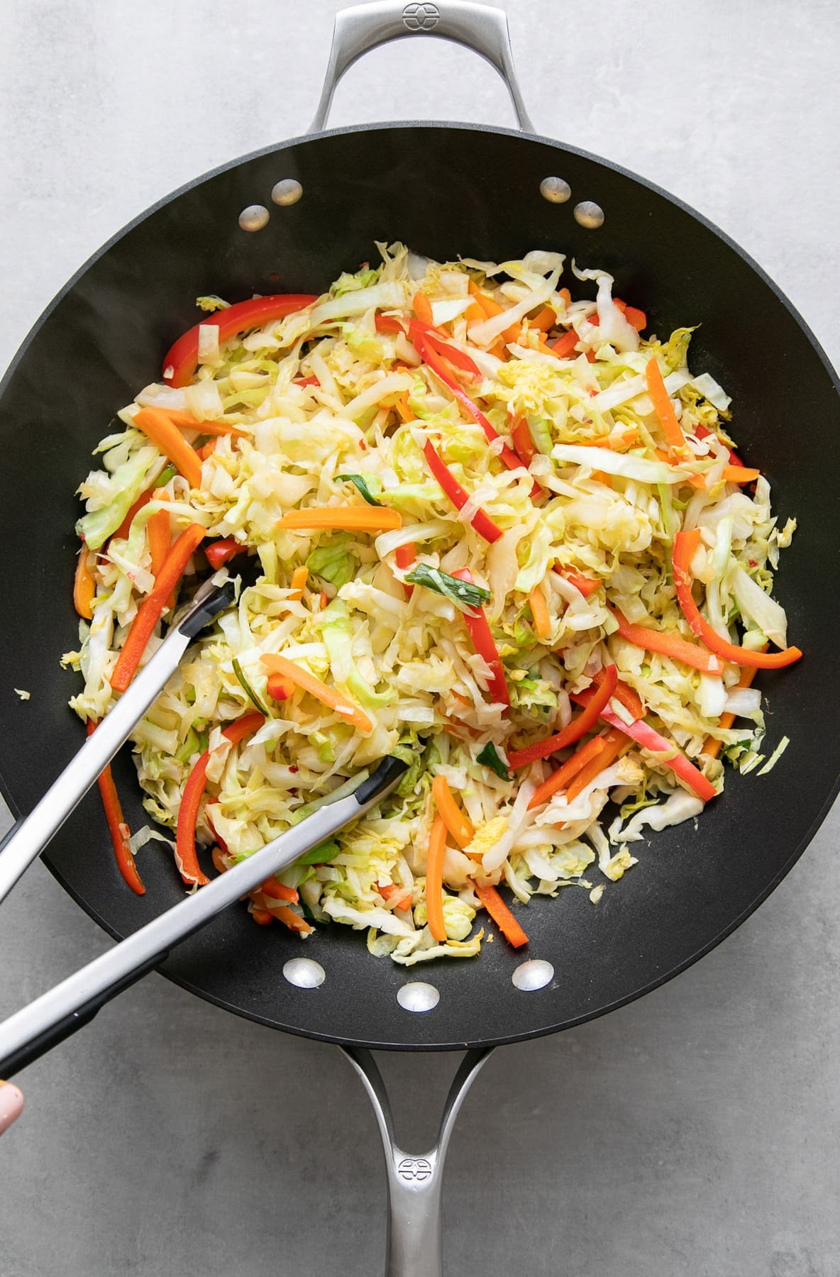 Cabbage & Bell Pepper Stir-Fry 🌱